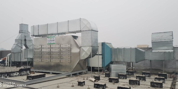 91香蕉视频活性（xìng）炭吸附箱