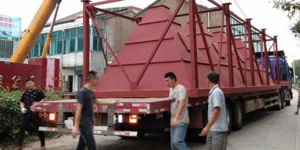 粉塵爆炸需要格外注意，廠（chǎng）家91香蕉视频建議選（xuǎn）擇脈衝布袋除塵器來預防！