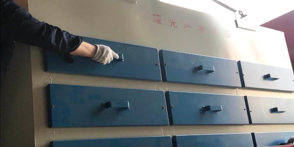 活性（xìng）炭吸附設備